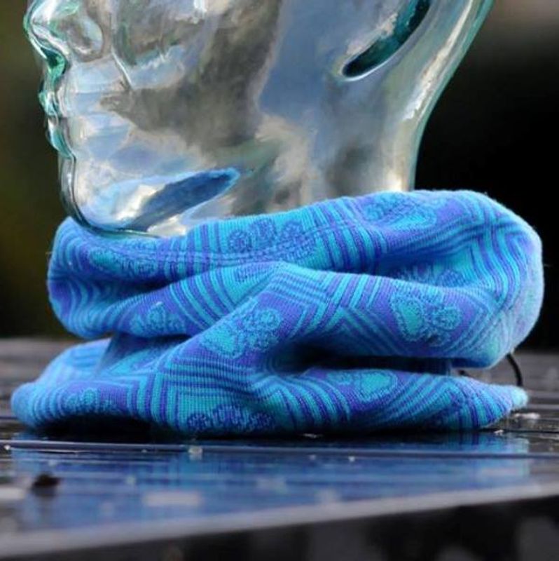 Dakota wool neck warmer - paw pattern